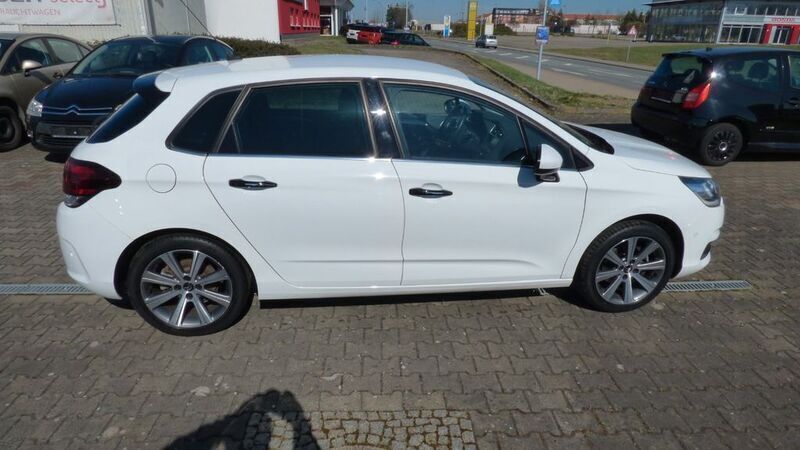 Gebraucht Citroën C4 Shine 131 PS (96 kW) 2018 Weiss Limousine