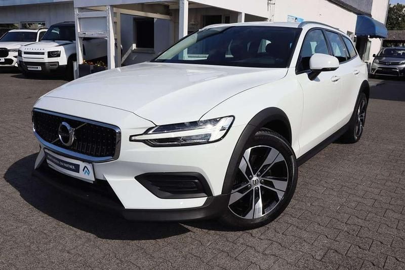 Ice white Gebraucht 2021 Volvo V60 CC Pro Kombi | 31.985 € (Fairer Preis) - Bild 1/2