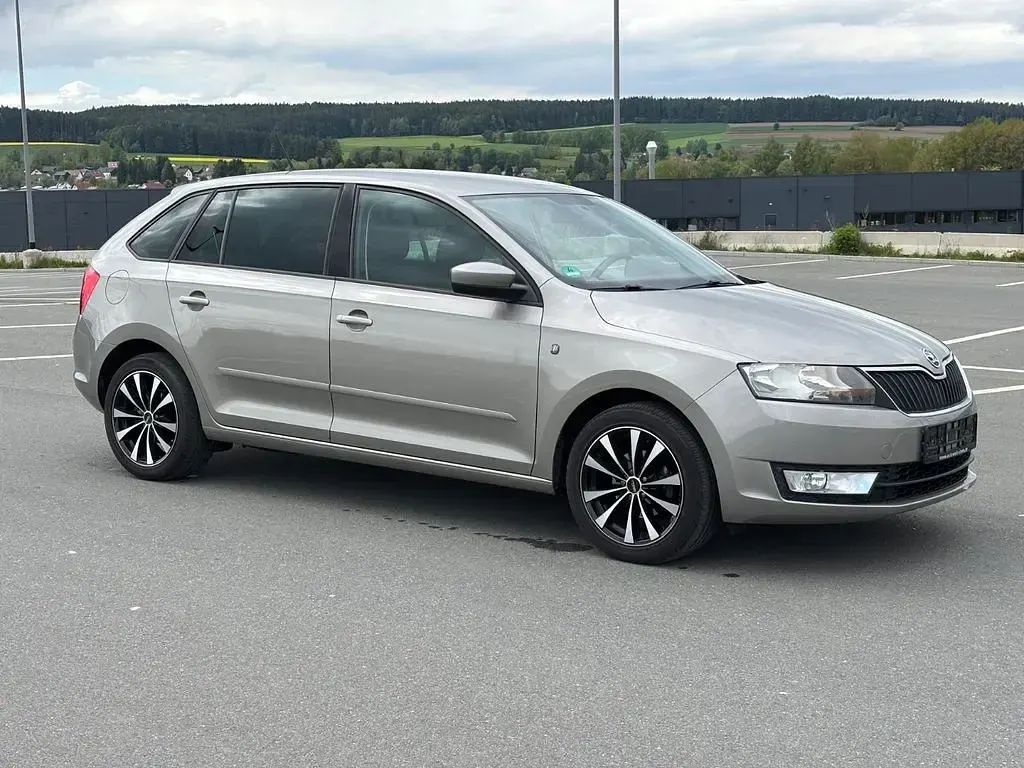 Gebraucht Skoda Rapid Ambition 86 PS (63 kW) 2015 Beige Kleinwagen