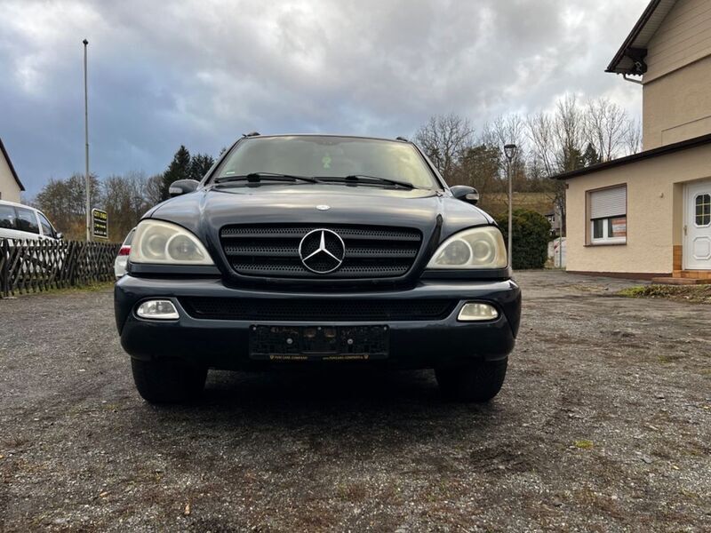 Gebraucht Mercedes ML270 163 PS (119 kW) 2003 Schwarz SUV
