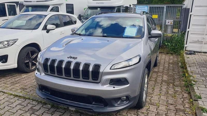 Billet silver clear coatmetallic Gebraucht 2016 Jeep Cherokee Night Eagle SUV | 19.890 € (Teuer) - Bild 1/4