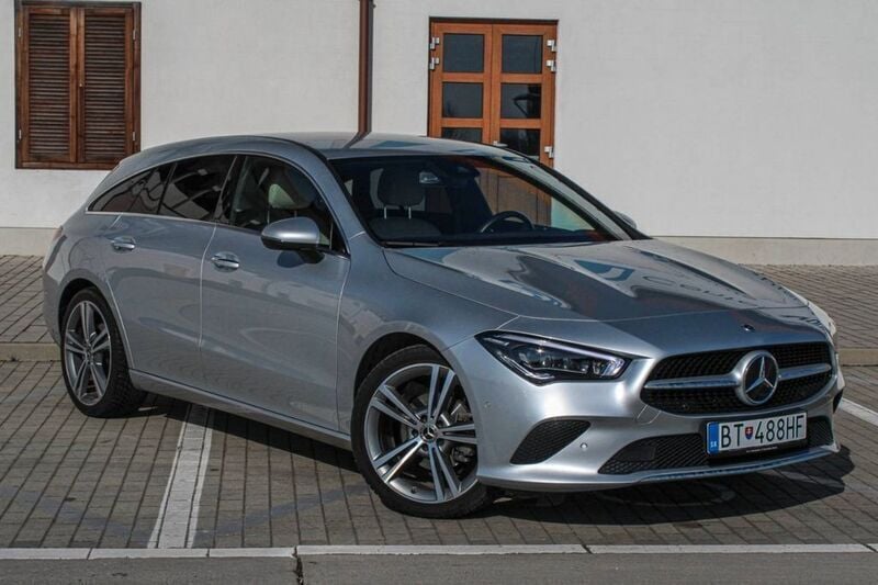 Silber Gebraucht 2022 Mercedes CLA180 Shooting Brake Kombi | 22.777 € - Bild 1/4