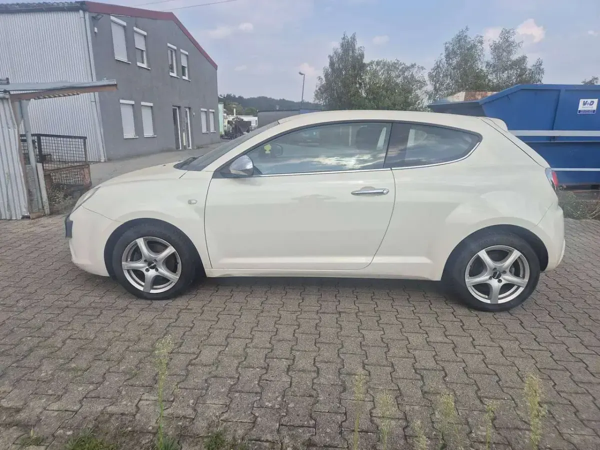 Gebraucht Alfa Romeo MiTo Turismo 95 PS (69 kW) 2012 Beige Kleinwagen