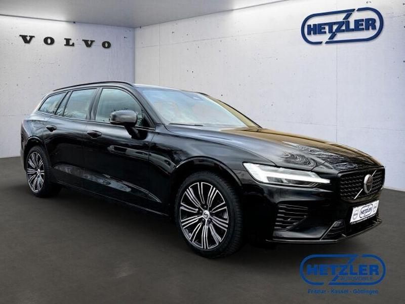 Gebraucht Volvo V60 Plus 398 PS (292 kW) 2022 Black solid stone / solid Kombi