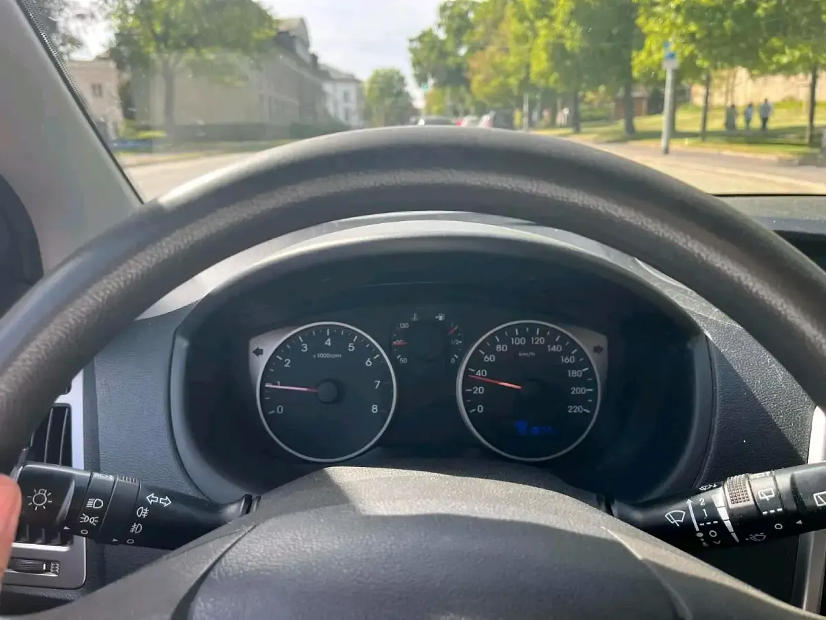Gebraucht Hyundai i20 85 PS (62 kW) 2012 Rot Kleinwagen