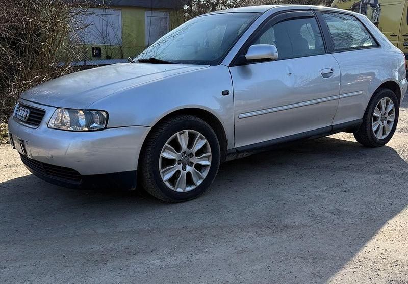 Gebraucht Audi A3 Ambiente 101 PS (74 kW) 2001 Silber Kleinwagen