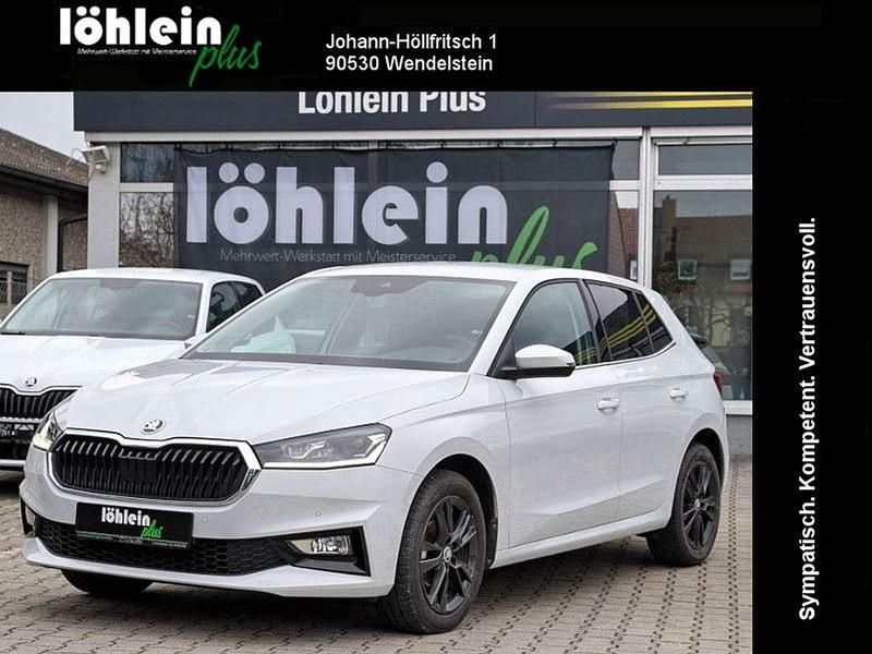 Weiß Gebraucht 2024 Skoda Fabia Kleinwagen | 17.599 € (Guter Preis) - Bild 1/4