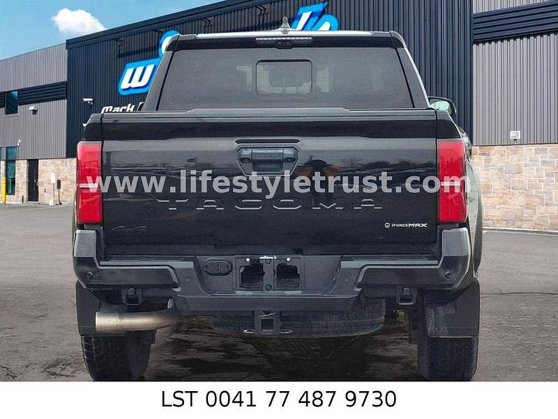 Gebraucht Toyota Tacoma T1 277 PS (203 kW) 2024 Schwarz Abholung