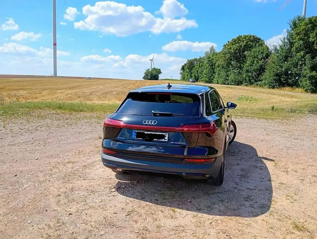 Gebraucht Audi e-tron Advanced 230 kW (313 PS) 2021 Schwarz SUV