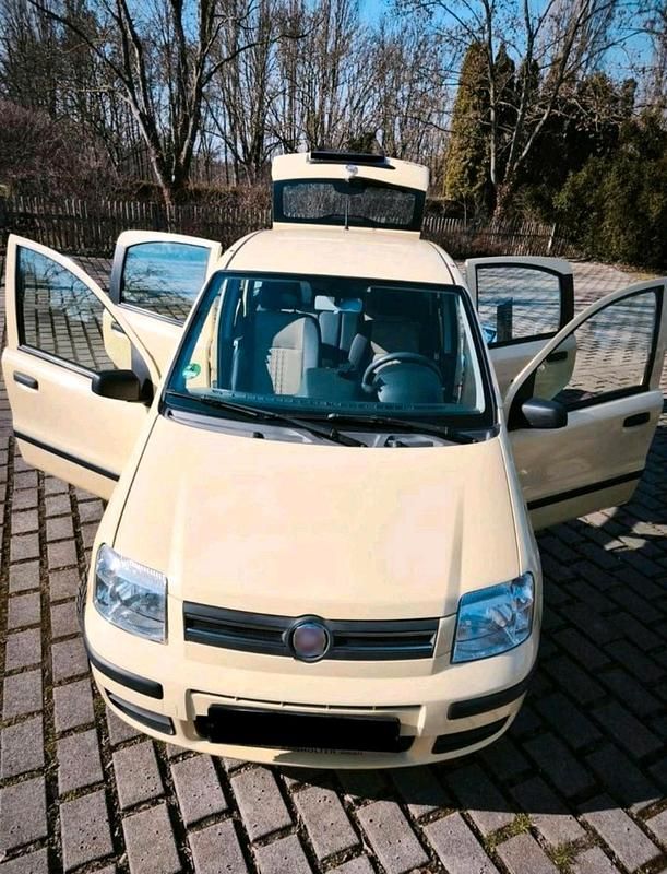 Używany Fiat Panda 60 KM (44 kW) 2009 Żółty Hatchback