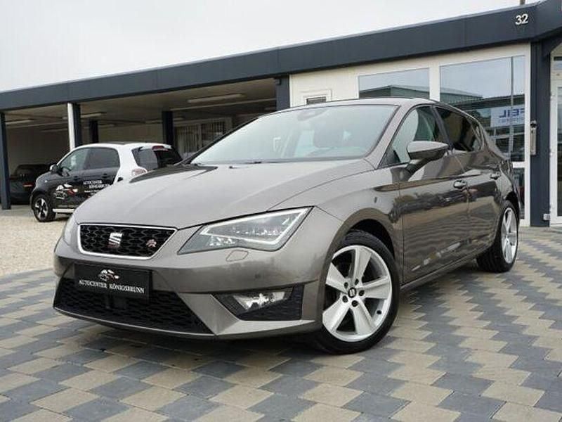 Technic grey Gebraucht 2017 Seat Leon FR Limousine | 11.900 € (Fairer Preis) - Bild 1/4