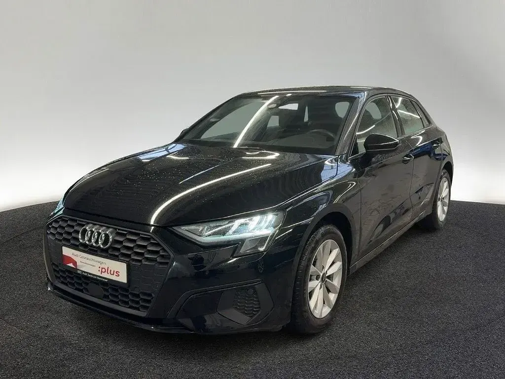 Second-hand Audi A3 110 CP (80 kW) 2022 Negru Berlinǎ