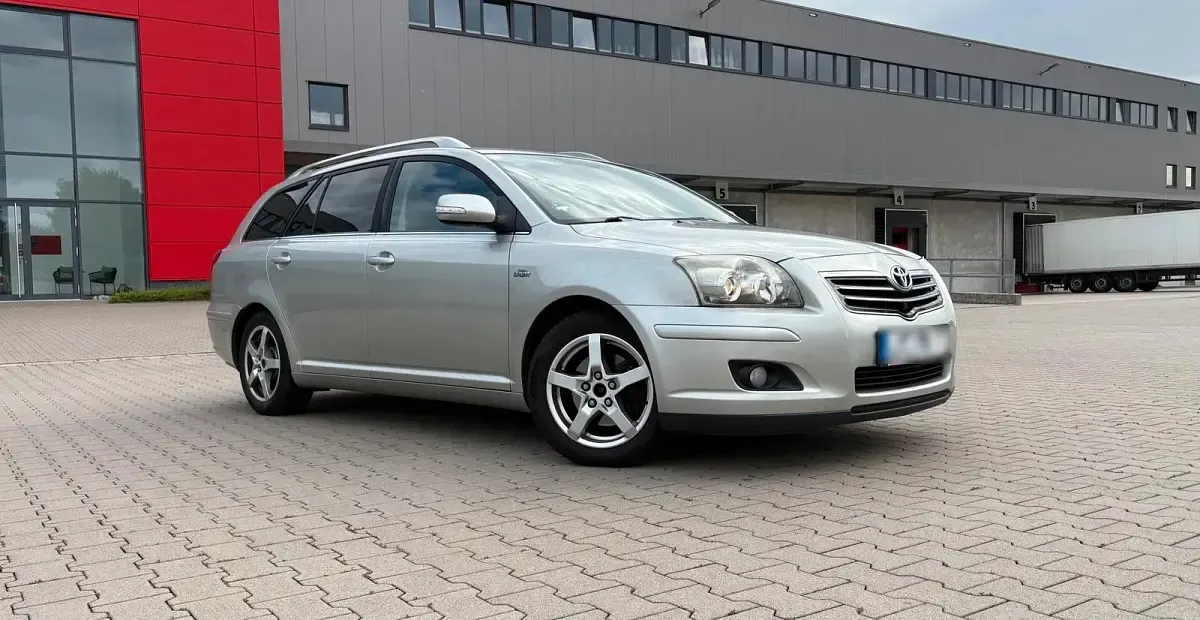 Gebraucht Toyota Avensis 177 PS (130 kW) 2007 Silber Kombi