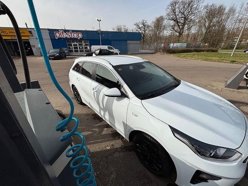 Gebraucht Kia Ceed Platinum Edition 140 PS (102 kW) 2019 Weiß Kleinwagen