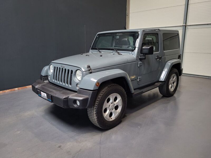 Anvil clear coat Gebraucht 2015 Jeep Wrangler Sahara SUV | 28.950 € (Guter Preis) - Bild 1/4