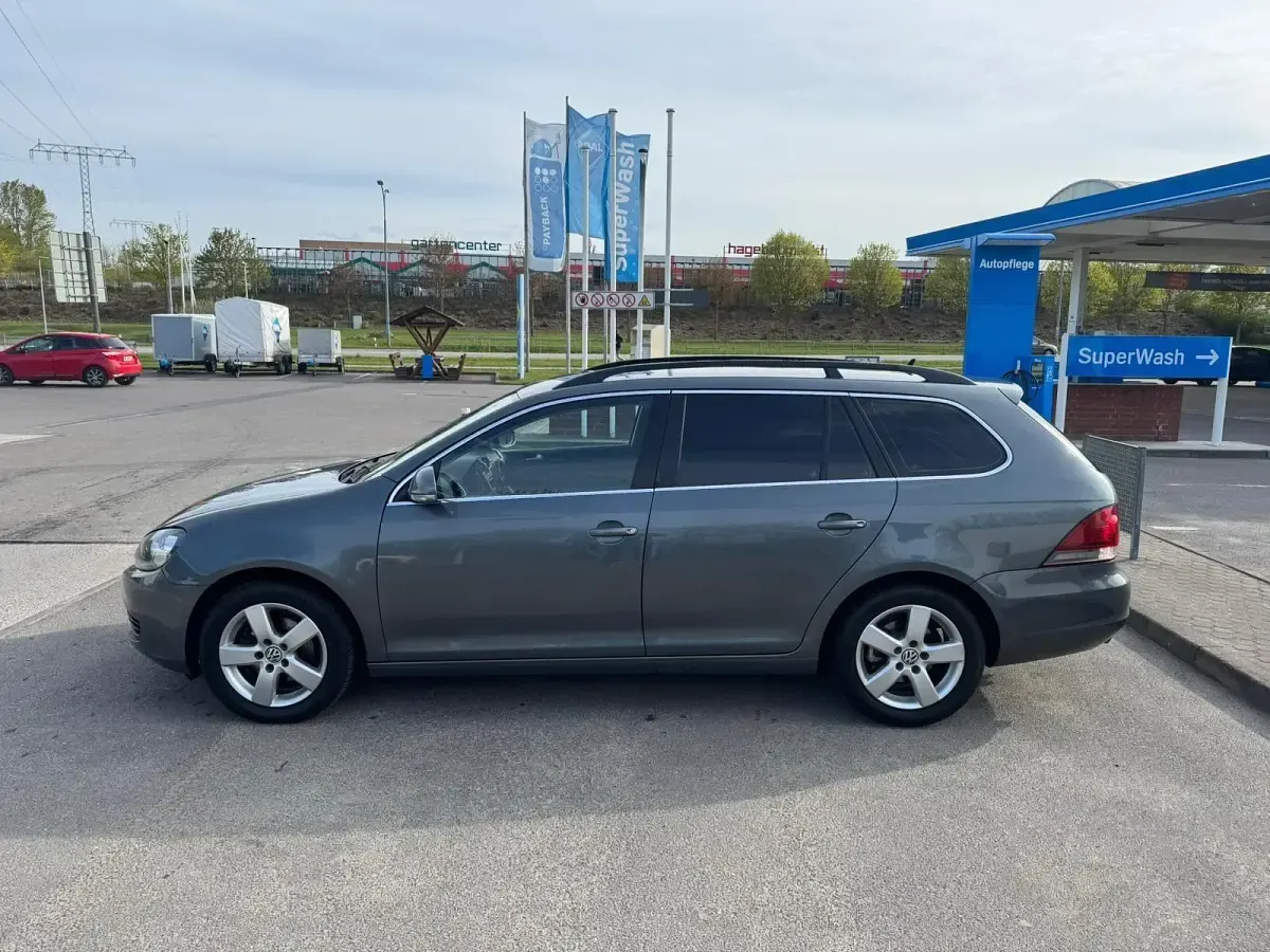 Gebraucht VW Golf VI 105 PS (77 kW) 2010 Grau Kleinwagen
