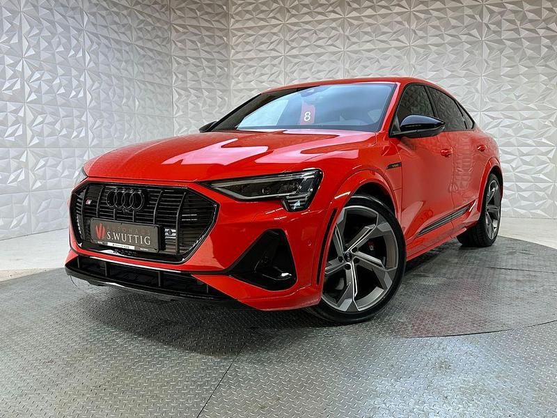 Rot Gebraucht 2022 Audi e-tron Sportback Sport SUV | 48.560 € (Fairer Preis) - Bild 1/4