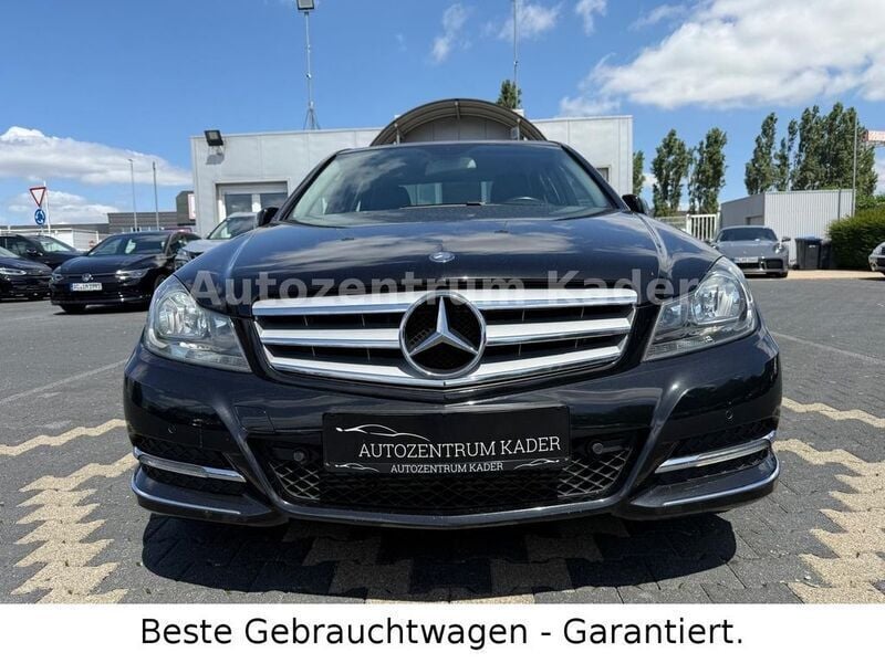 Schwarz Gebraucht 2013 Mercedes C180 Limousine | 9.900 € (Fairer Preis) - Bild 1/4