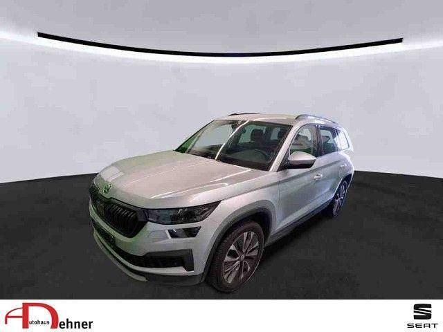 Brilliantsilber Gebraucht 2022 Skoda Kodiaq Tour SUV | 31.980 € (Guter Preis) - Bild 1/4