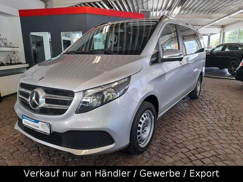 Silber Gebraucht 2020 Mercedes V300 Van / Kleinbus | 43.790 € (Superpreis) - Bild 1/4