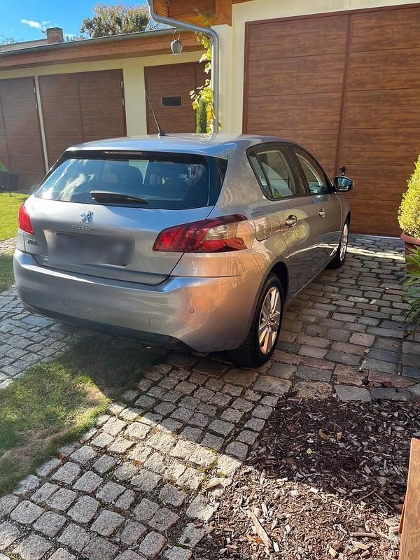 Gebraucht Peugeot 308 130 PS (95 kW) 2018 Grau Limousine