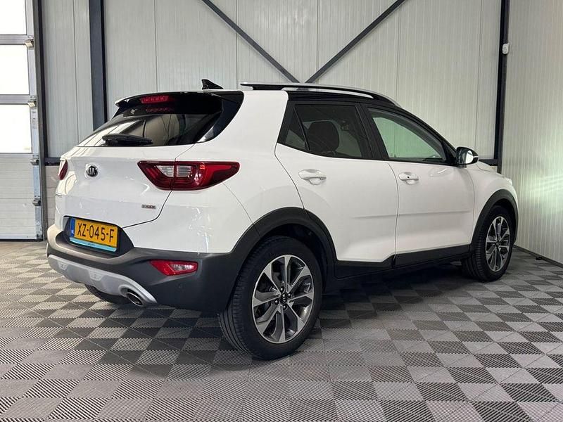 Gebraucht Kia Stonic 101 PS (74 kW) 2019 Weiß SUV