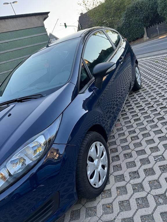 Gebraucht Ford Fiesta 60 PS (44 kW) 2015 Blau Kleinwagen