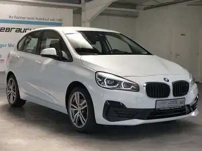 Gebraucht BMW 218 Active Tourer Advantage 140 PS (102 kW) 2019 Weiß Van / Kleinbus