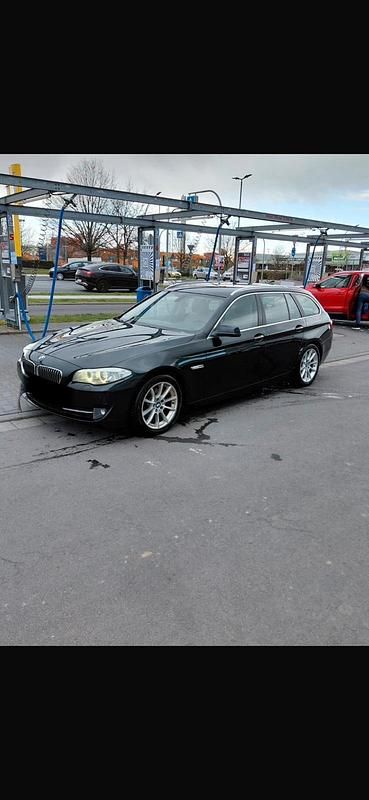 Gebraucht BMW 520 Efficient Dynamics 184 PS (135 kW) 2013 Schwarz Kombi