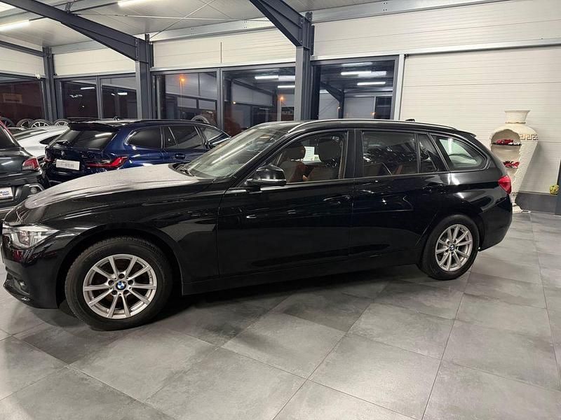 Gebraucht BMW 320 Advantage 190 PS (139 kW) 2018 Schwarz Kombi