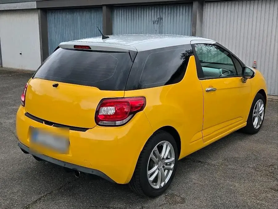 Gebraucht Citroën DS3 95 PS (69 kW) 2011 Gelb Kleinwagen