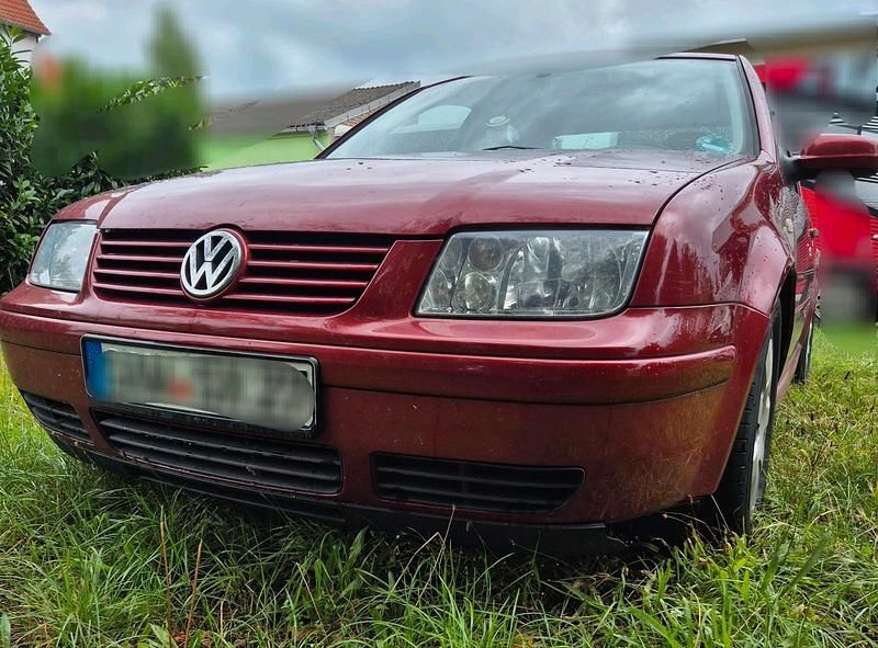 Rot Gebraucht 1999 VW Bora Limousine | 1.600 € (Etwas zu teuer) - Bild 1/4