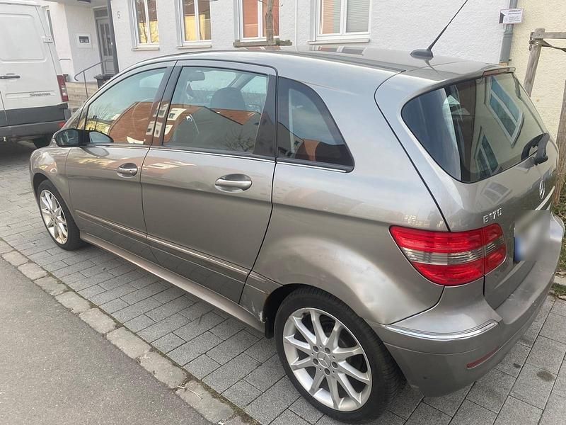 Gebraucht Mercedes B170 116 PS (85 kW) 2005 Grau Van / Kleinbus