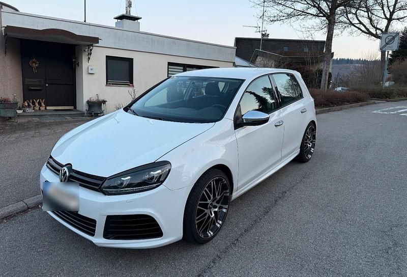 Gebraucht VW Golf VI R 105 PS (77 kW) 2011 Weiß Kleinwagen