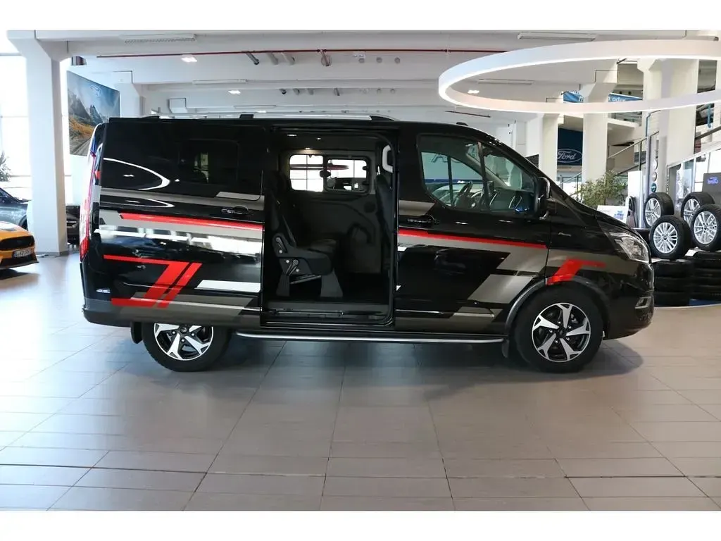 Gebraucht Ford Tourneo Active 170 PS (125 kW) 2023 Schwarz Van / Kleinbus
