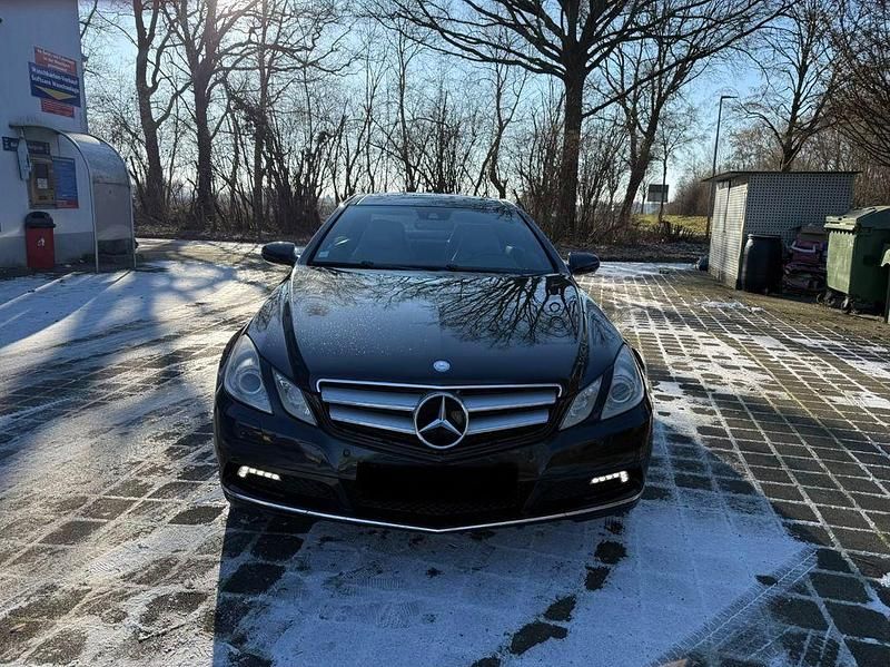 Gebraucht Mercedes E350 231 PS (169 kW) 2009 Schwarz Coupé