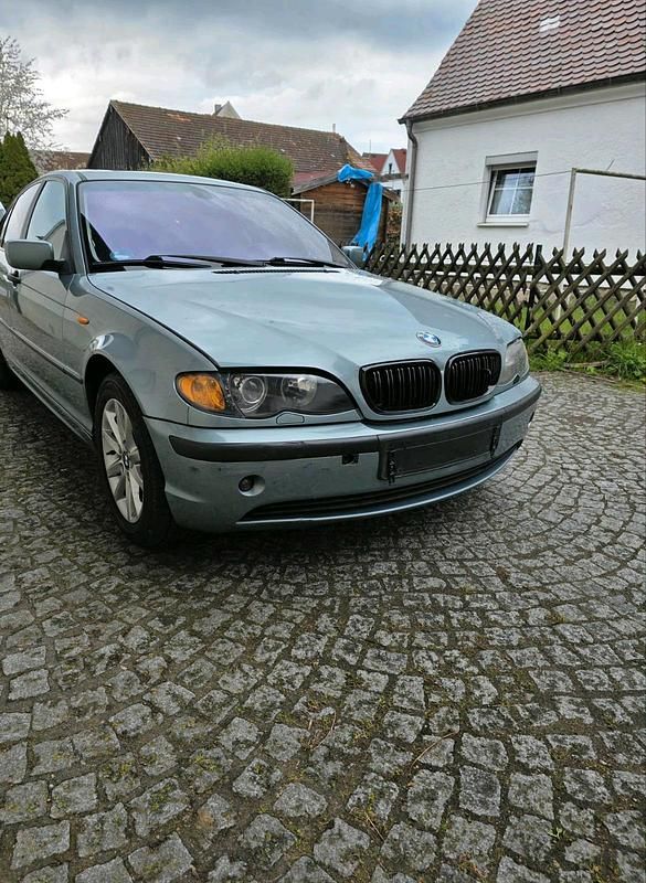 Brugt BMW 318 143 HK (105 kW) 2003 Grøn Sedan