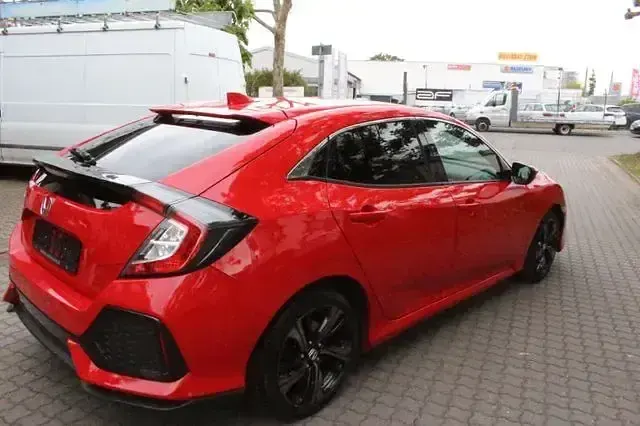 Gebraucht Honda Civic Elegance 149 PS (109 kW) 2018 Liberty rally red Limousine