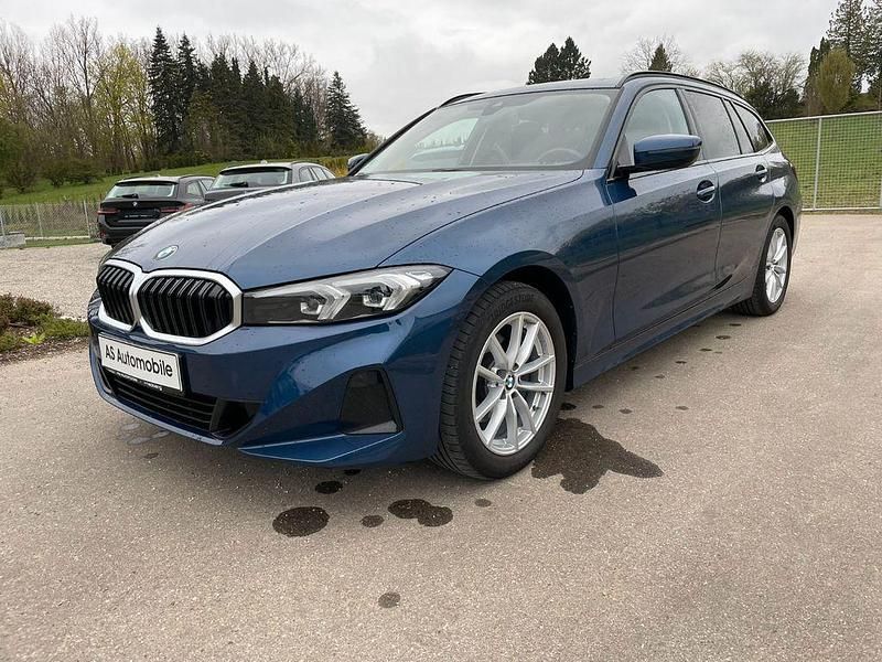 Gebraucht BMW 320 Shadowline 190 PS (139 kW) 2024 Blau Kombi