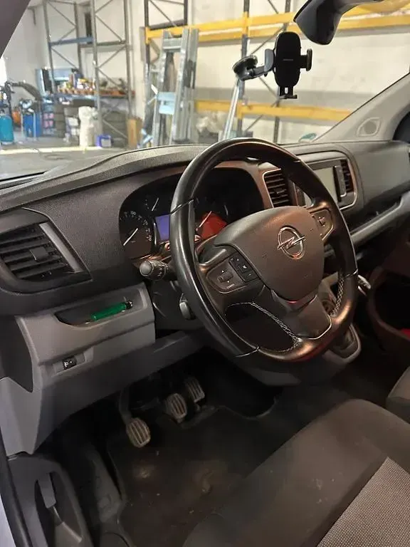 Gebraucht Opel Vivaro-e Combi 144 PS (105 kW) 2023 Weiß Van / Kleinbus