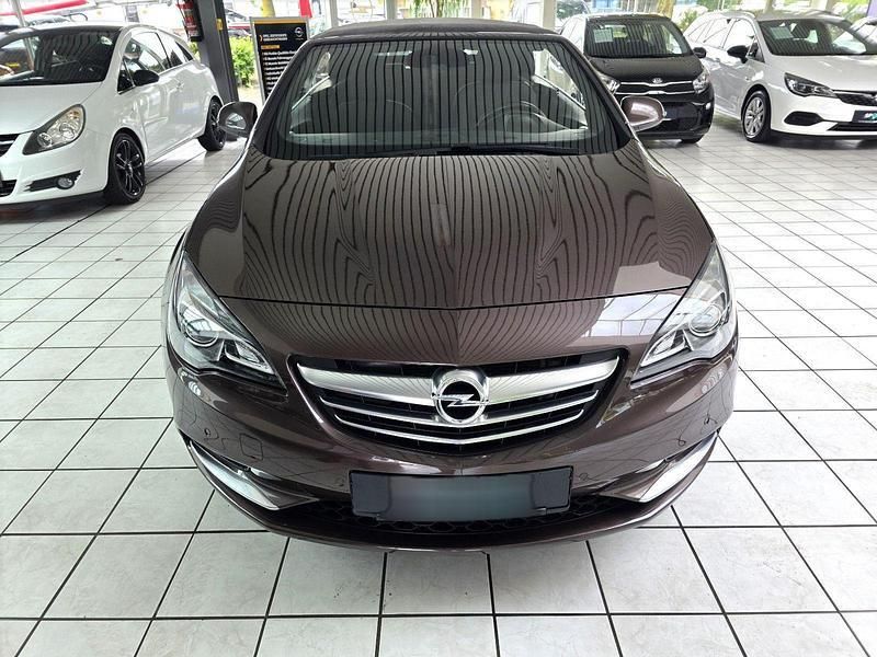 Braun metallic Gebraucht 2016 Opel Cascada Edition Cabrio | 16.850 € - Bild 1/1