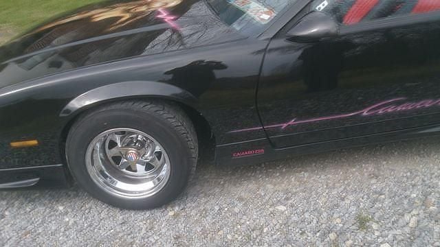 Gebraucht Chevrolet Camaro 231 PS (169 kW) 1990 Schwarz metallic Cabrio