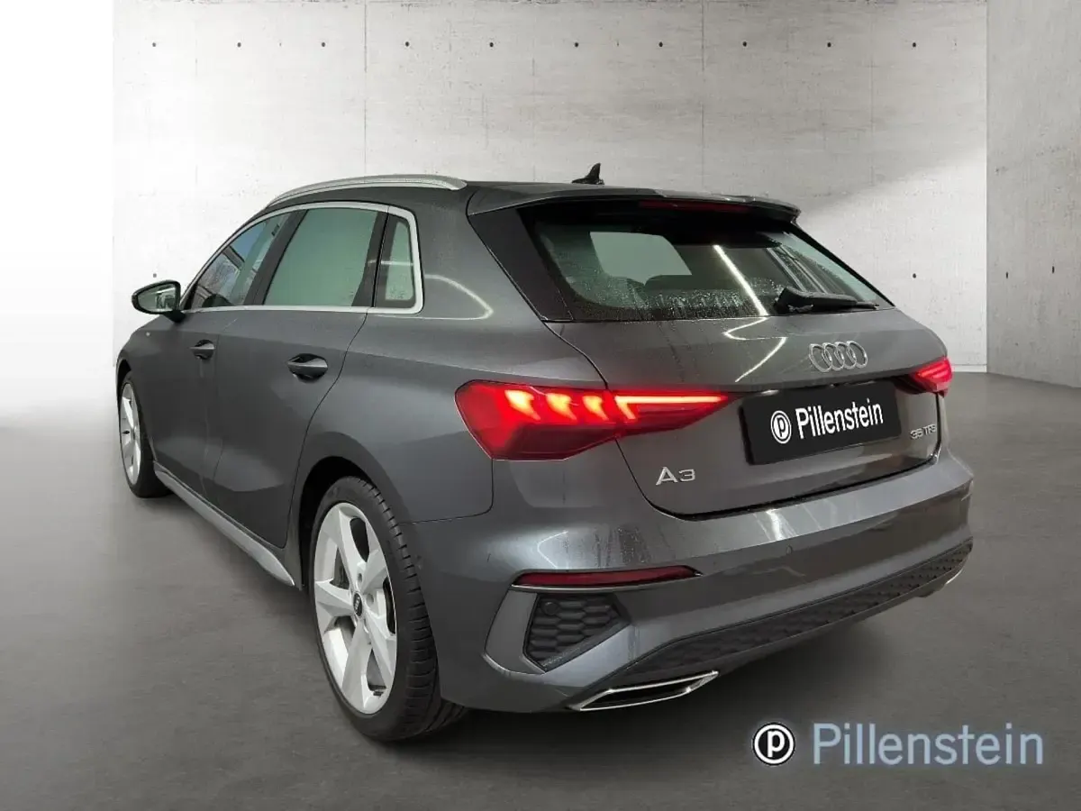 Gebraucht Audi A3 S-Line 150 PS (110 kW) 2023 Grau Limousine