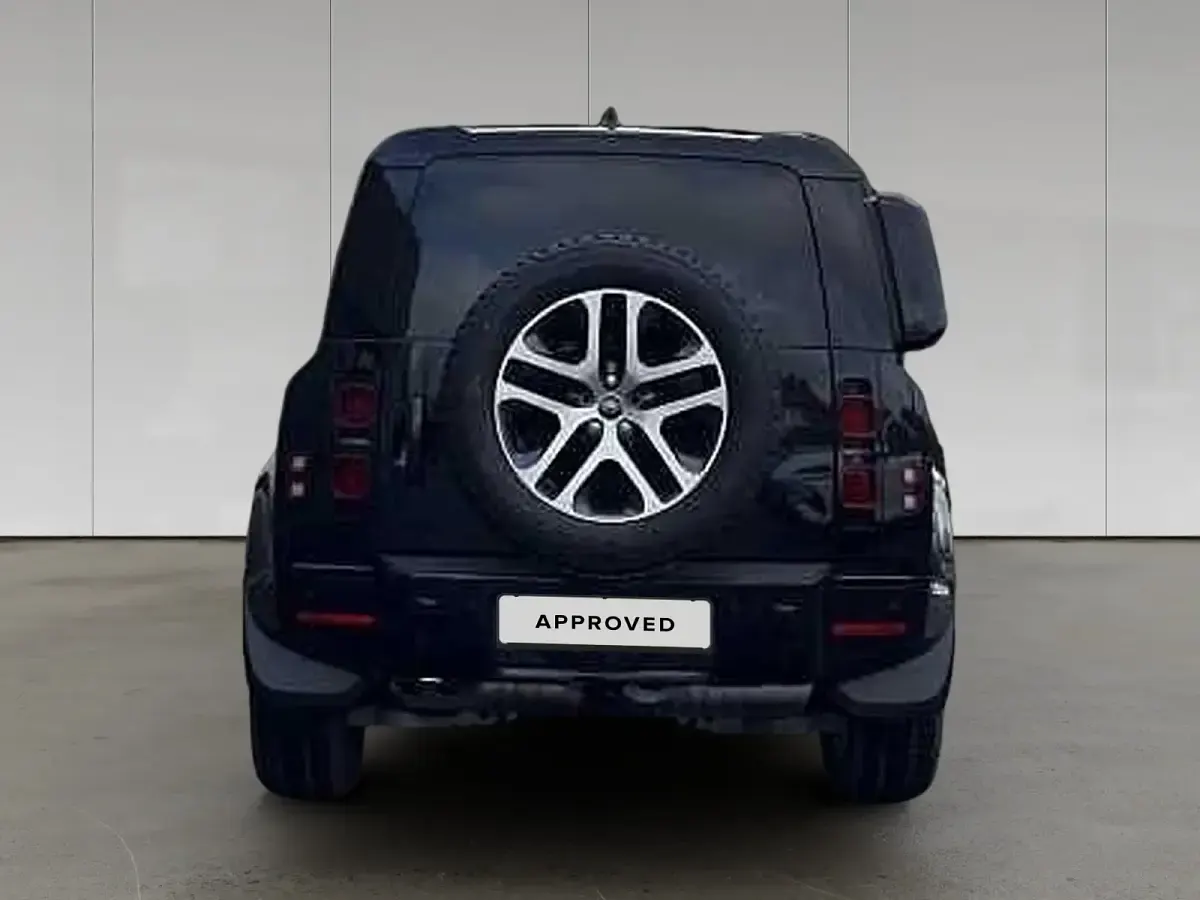 Gebraucht Land Rover Defender SE Dynamic 202 PS (148 kW) 2025 Santorini black SUV