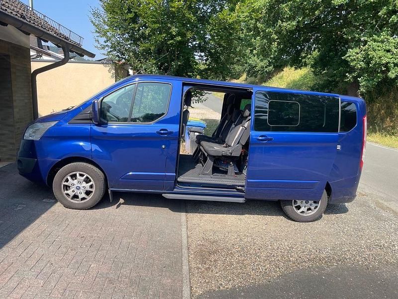 Blau Gebraucht 2013 Ford Tourneo Custom Van / Kleinbus | 17.800 € (Etwas zu teuer) - Bild 1/2