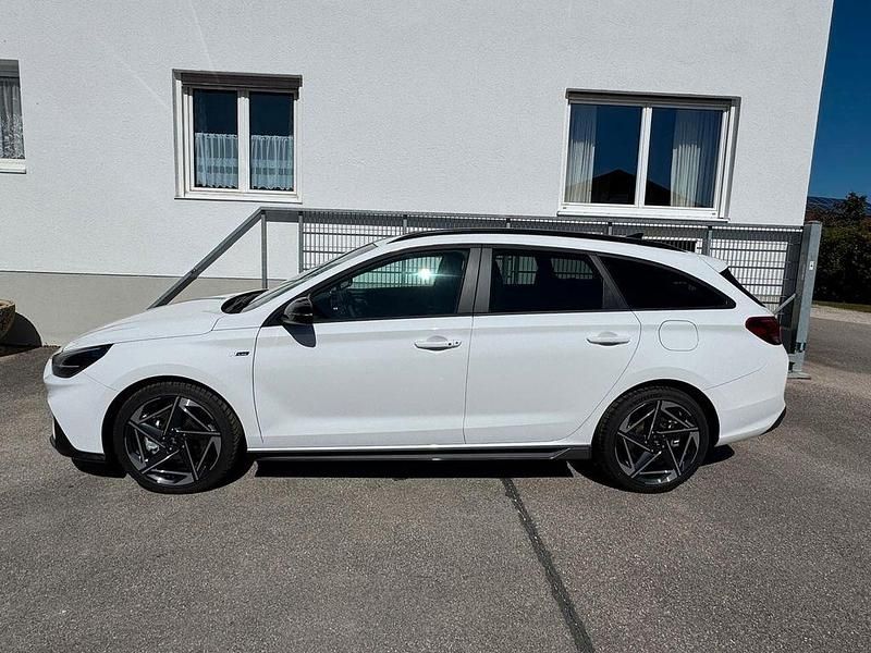 Weiß Neu 2025 Hyundai i30 N Line Limousine | 26.750 € (Guter Preis) - Bild 1/4