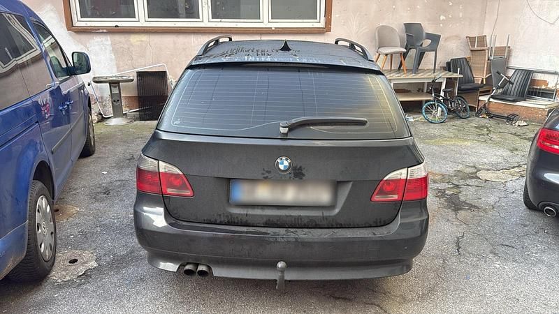 Gebraucht BMW 525 163 PS (119 kW) 2007 Schwarz Kombi