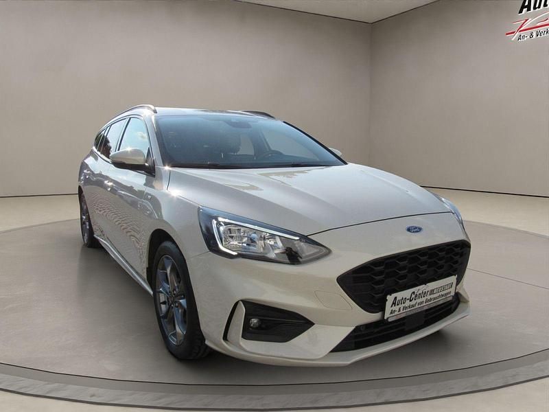 Beige Gebraucht 2020 Ford Focus ST-Line Kombi | 15.780 € (Fairer Preis) - Bild 1/4
