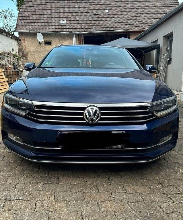 Blau Gebraucht 2018 VW Passat Comfortline Kombi | 15.200 € (Guter Preis) - Bild 1/4