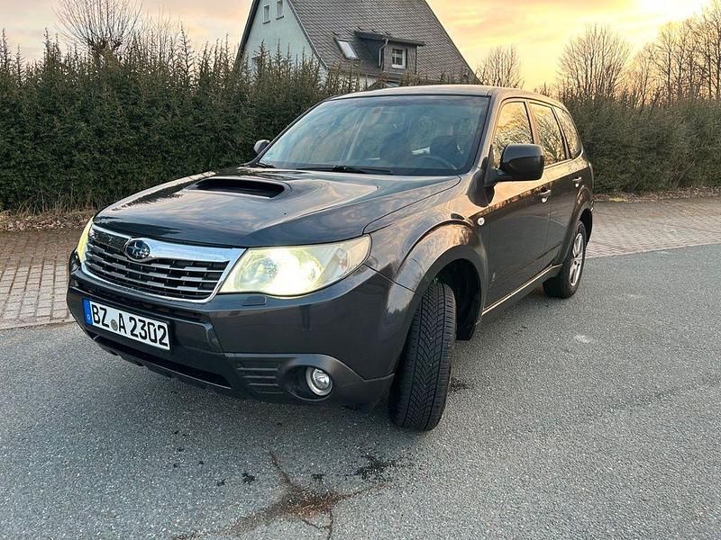 Gebraucht Subaru Forester Active 147 PS (108 kW) 2010 Schwarz SUV
